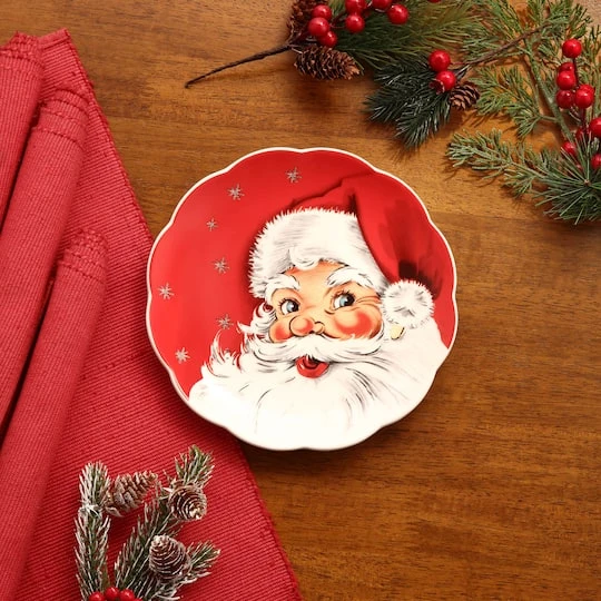 Christmas Vintage Scalloped Plates Set 8 Christmas Vintage Scalloped Plates Set - Image 8