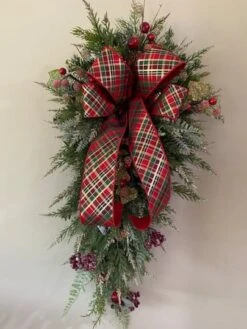 Northlight 48" Unlit Canadian Pine Christmas Teardrop Swag 19 Northlight 48" Unlit Canadian Pine Christmas Teardrop Swag -Northlight Decor Store D491668S 16