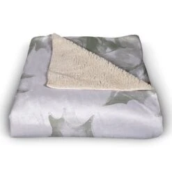 Holly Berry Leaves 50x60 Sherpa Fleece Blanket 6 Holly Berry Leaves 50x60 Sherpa Fleece Blanket -Northlight Decor Store D518596S 2